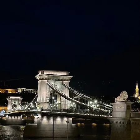 Ds36 Budapest-3 Haloszobas Lakas A Belvaros Sziveben Budapeszt
